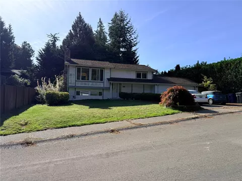 7603 NE 142nd St, Kirkland, WA 98034