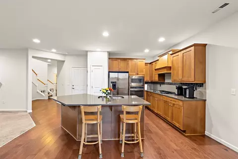 Kitchen - 19527 33rd Dr SE, Bothell, WA 98012 photo 2 of 4