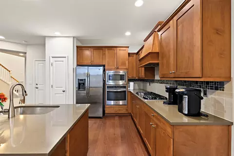 Kitchen - 19527 33rd Dr SE, Bothell, WA 98012 photo 3 of 4