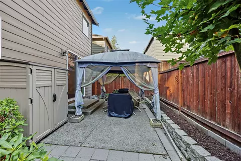 Exterior - 19527 33rd Dr SE, Bothell, WA 98012 photo 3 of 4