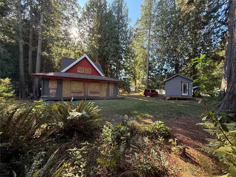 2735 Fox St, Camano Island, WA 98282