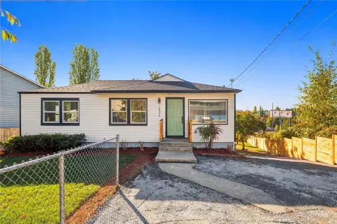 16504 20th Ave W, Lynnwood, WA 98037