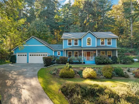 23945 Strawberry Ln NE, Kingston, WA 98346