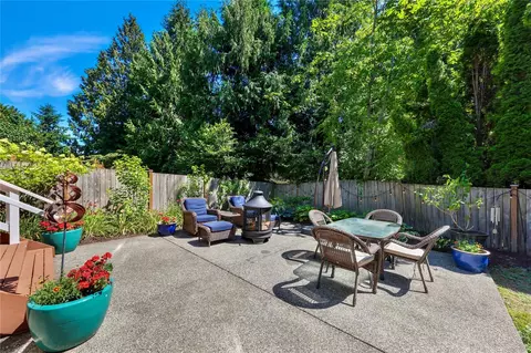 22209 NE 11th Pl, Sammamish, WA 98074