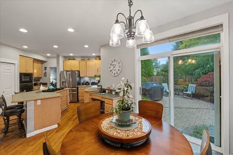 Dining - 3229 114th St SE, Everett, WA 98208 photo 1 of 2