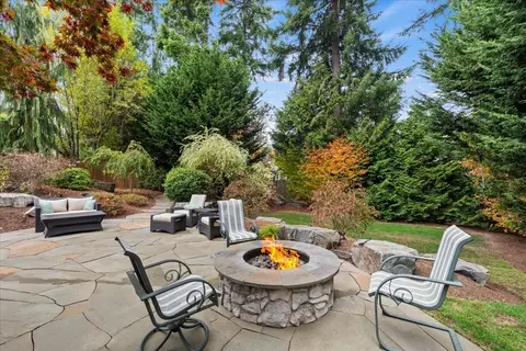 Exterior - 3229 114th St SE, Everett, WA 98208 photo 4 of 10