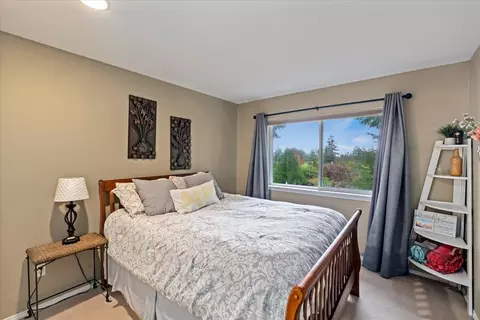 Bedroom - 3229 114th St SE, Everett, WA 98208 photo 3 of 4