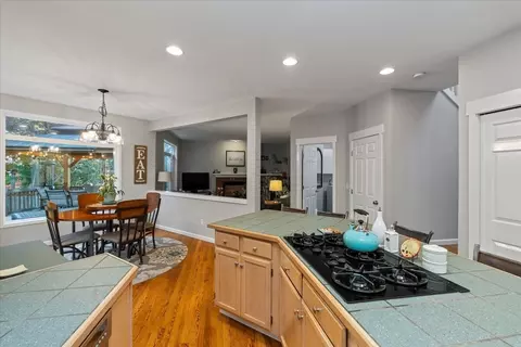 Kitchen - 3229 114th St SE, Everett, WA 98208 photo 2 of 3