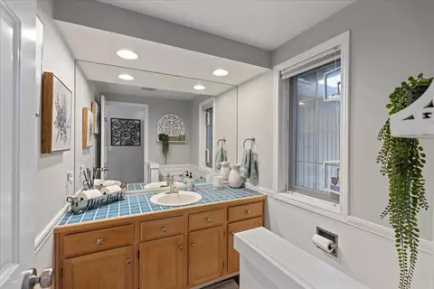 Bath - 3229 114th St SE, Everett, WA 98208 photo 1 of 1