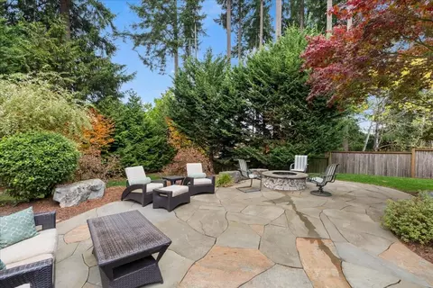 Exterior - 3229 114th St SE, Everett, WA 98208 photo 5 of 10