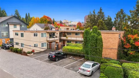 4001 NE 50th St, Seattle, WA 98105