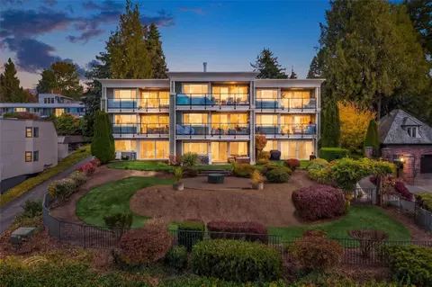 6620 Lake Washington Blvd NE #103, Kirkland, WA 98033