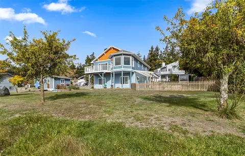 1101 Smart Ct, Coupeville, WA 98239