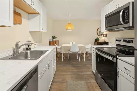750 N 143rd St #208, Seattle, WA 98133