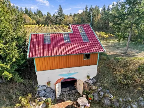 1673 Woodland Dr, Port Townsend, WA 98368