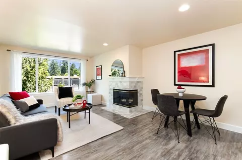 300 N 130th St #7207, Seattle, WA 98133