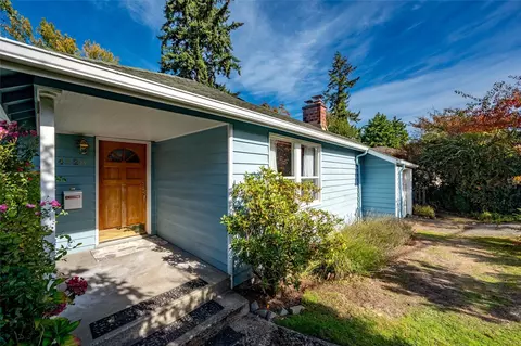 4528 NE 54th St, Seattle, WA 98105