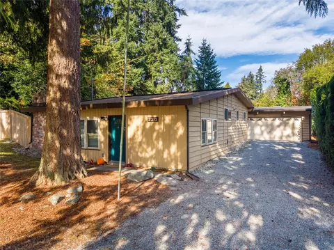 2212 NE 170th St, Shoreline, WA 98155