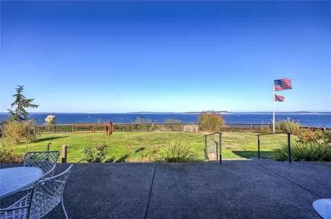 5828 NE Twin Spits Rd, Hansville, WA 98340