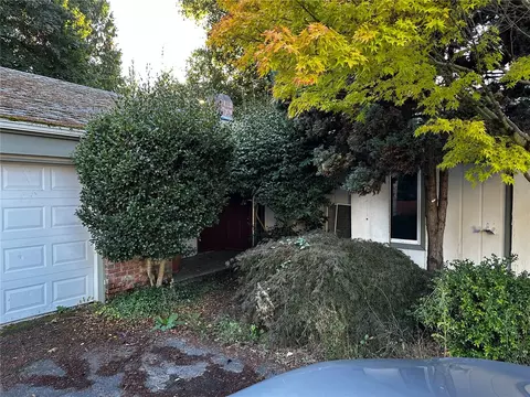 12037 SE 51st St, Bellevue, WA 98006