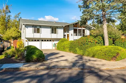 3031 Crest Ct, Bellingham, WA 98226