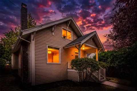 256 NE 50th St, Seattle, WA 98105