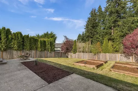 Exterior - 223 60th Pl SE, Everett, WA 98203 photo 2 of 3