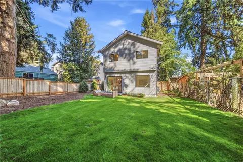 14338 Bagley Ave N UNIT B, Seattle, WA 98133
