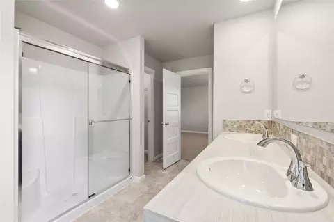 Bath - 418 Muller Ct SE #20, Orting, WA 98360 photo 4 of 4