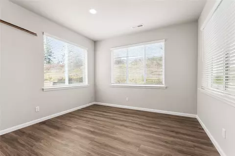 Bedroom - 418 Muller Ct SE #20, Orting, WA 98360 photo 1 of 7