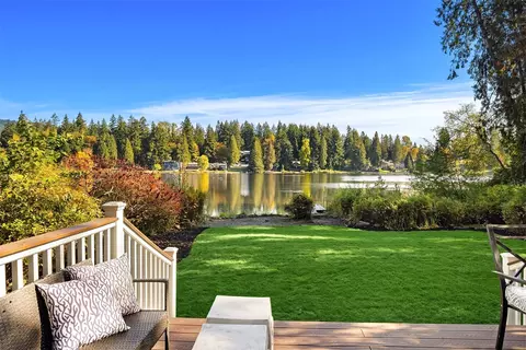13806 W Lake Kathleen Dr SE, Renton, WA 98059