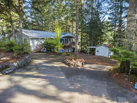 550 N Lake Surf Dr, Lilliwaup, WA 98555