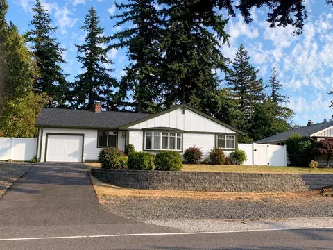 223 Highland Dr, Bellingham, WA 98225
