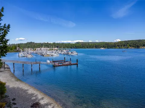 211 N North Bay Ln #2, Port Ludlow, WA 98365