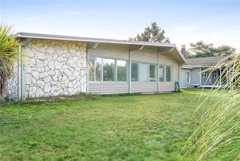 498 Inlet Ave NW, Ocean Shores, WA 98569