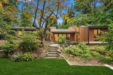 7775 Shore Ln, Mercer Island, WA 98040
