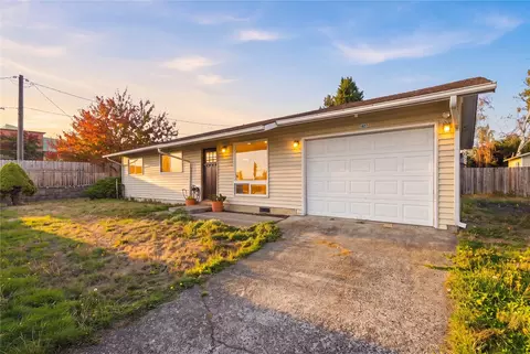 1677 S 51st St, Tacoma, WA 98408