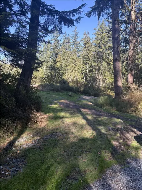473 Boyer Ln, Freeland, WA 98249