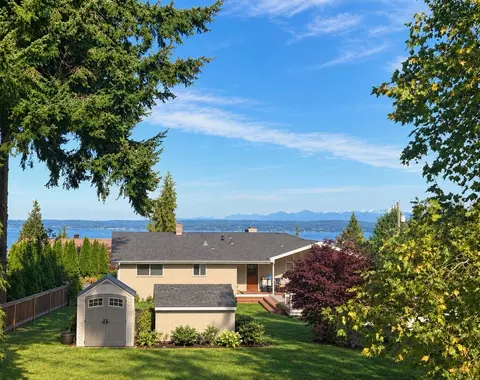 Exterior - 3217 54th St SW, Everett, WA 98203 photo 6 of 11