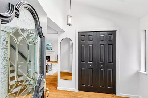 Entry Way - 9523 NE 198th St, Bothell, WA 98011 photo 1 of 2