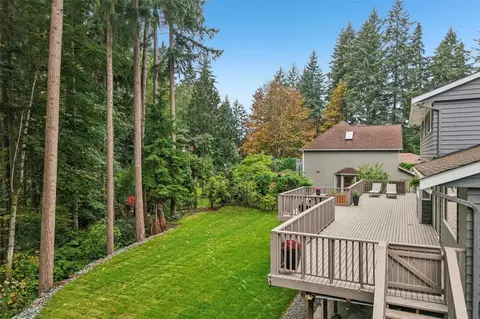Exterior - 9523 NE 198th St, Bothell, WA 98011 photo 7 of 11
