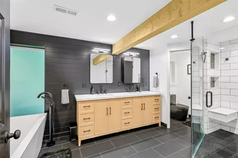 Bath - 9523 NE 198th St, Bothell, WA 98011 photo 2 of 5