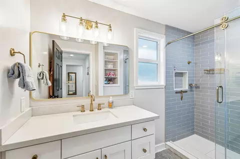 Bath - 9523 NE 198th St, Bothell, WA 98011 photo 5 of 5