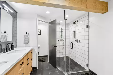 Bath - 9523 NE 198th St, Bothell, WA 98011 photo 4 of 5