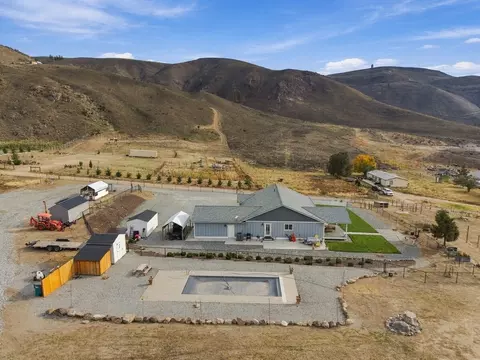 9 Buyas Dr, Orondo, WA 98843