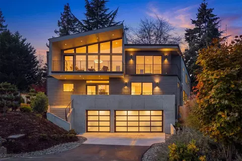 1653 105th Ave SE, Bellevue, WA 98004