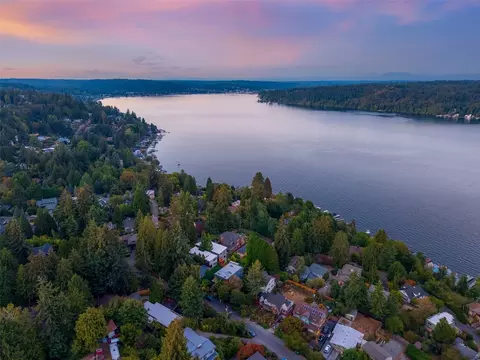 12069 Lakeside Pl NE, Seattle, WA 98125