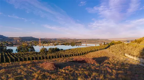 1 Crane Orchard Rd, Brewster, WA 98028