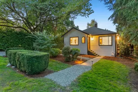 3042 NE 94th St, Seattle, WA 98115
