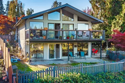 3609 Lakerige Dr E, Lake Tapps, WA 98391